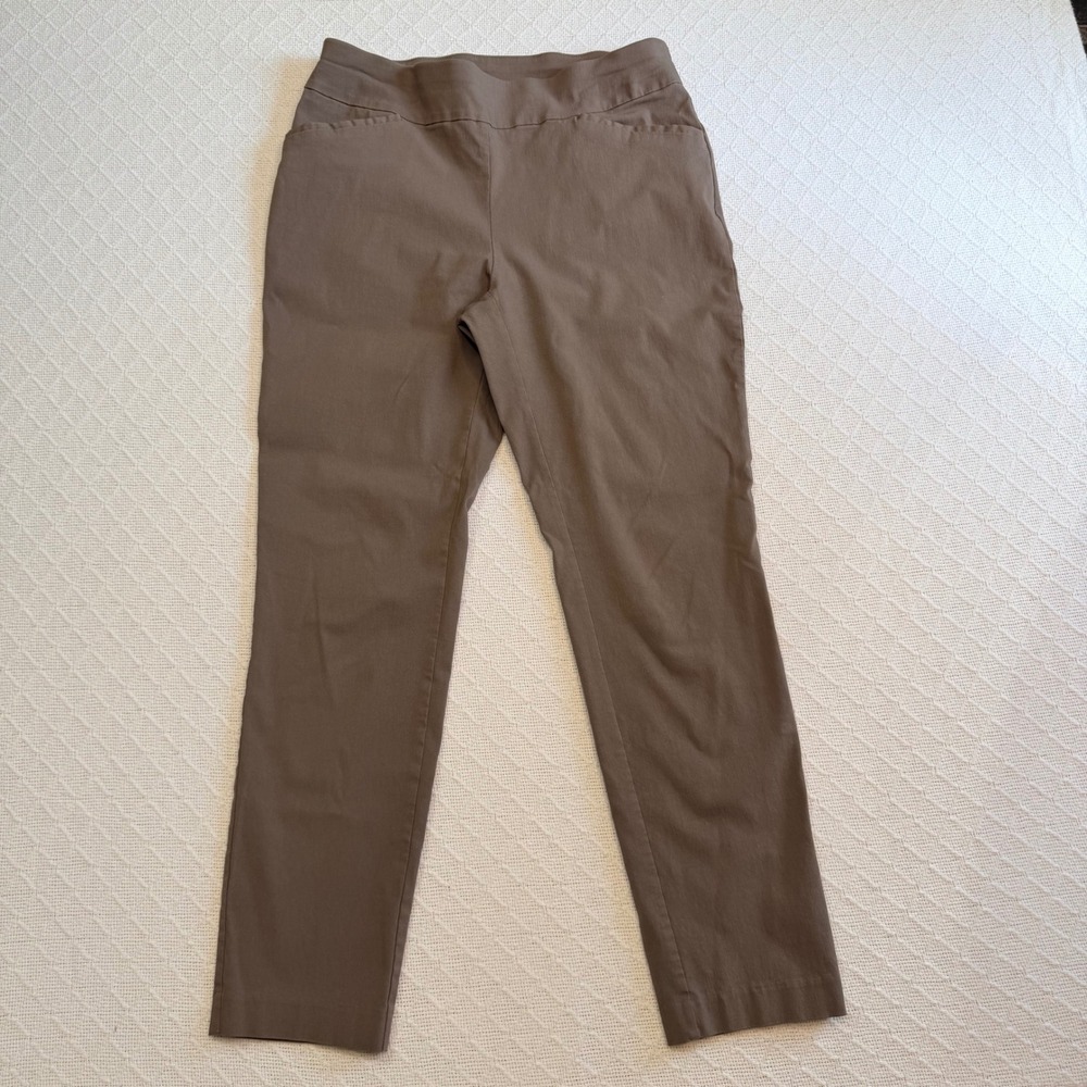 Chicos Perfect Stretch Brown Pull On Slim Leg Pants Size 1 Short Workwear